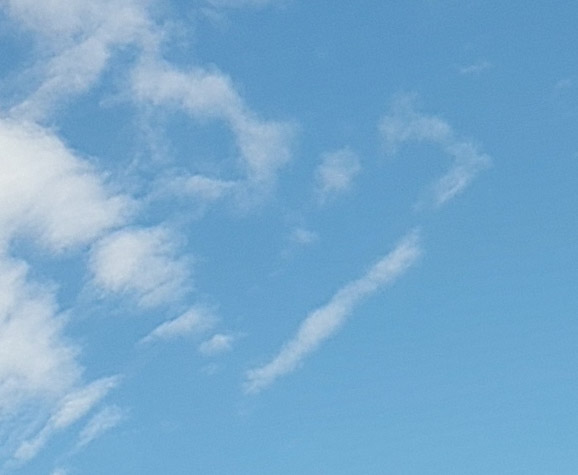 mattmindsplat's tweet image. A heart in the clouds? Up close it looks like a triangle with teddy bear ears.