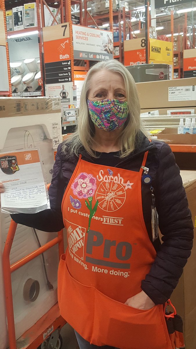 AngelaHD4709's tweet image. Shout out to Sarah! This Fabulous Gal was a trooper running her Pro Desk last week. Thank you Sarah! #fatstacksofcash #thd4709 @Chad_Cox_ @GetsTHD @VolbrechtEric @AkinsMel