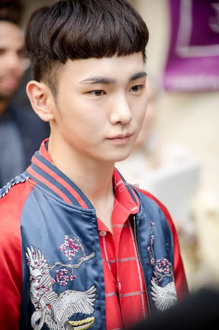 oddeyeonyu's tweet photo. @asiloshawol odiado: esse aqui seja lá o q foi   

#TeamAsilo #SHINee  #샤이니 #Dont_Call_Me @SHINee #ItsSHINeeDay #KEY #키 https://t.co/uxw1fA1Bqb