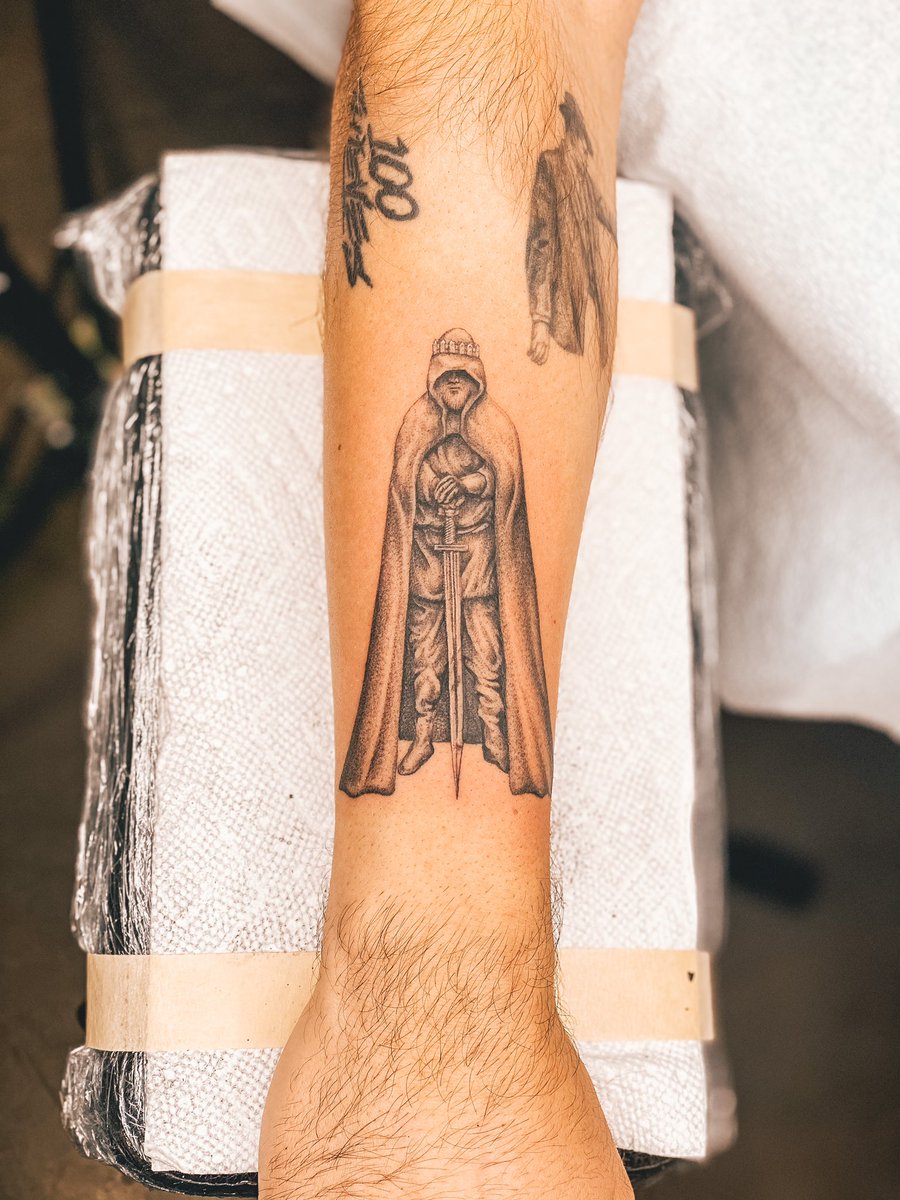 Nadeshot's tweet image. Another one down, a million more to go until this arm is filled up. 💉🧨