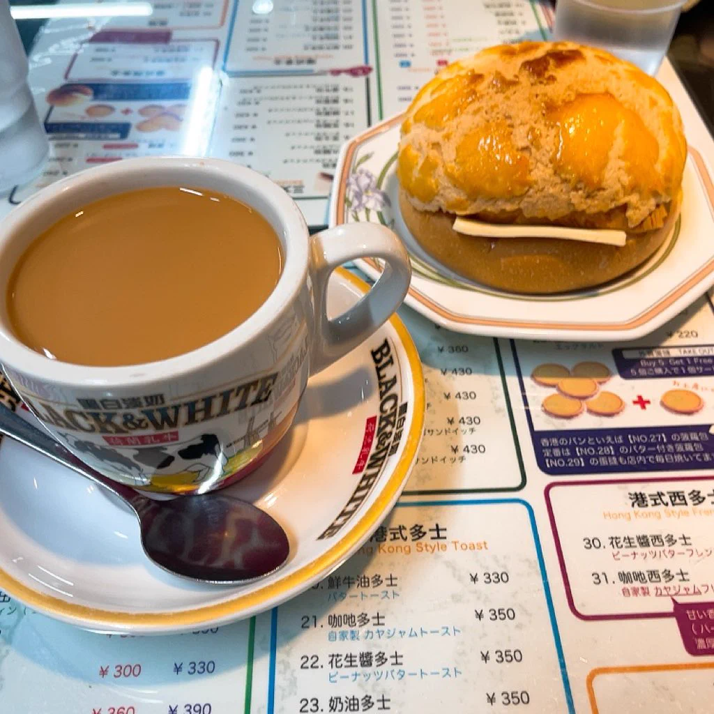 最近は台湾メロンパンとして日本でも食べれるお店が増えてますが、香港発です。飯田橋にある香港贊記茶餐廳で食べれます〜
飯田橋・香港贊記茶餐廳で下午茶をする｜阿生＠東京で中華食べる人  #note  