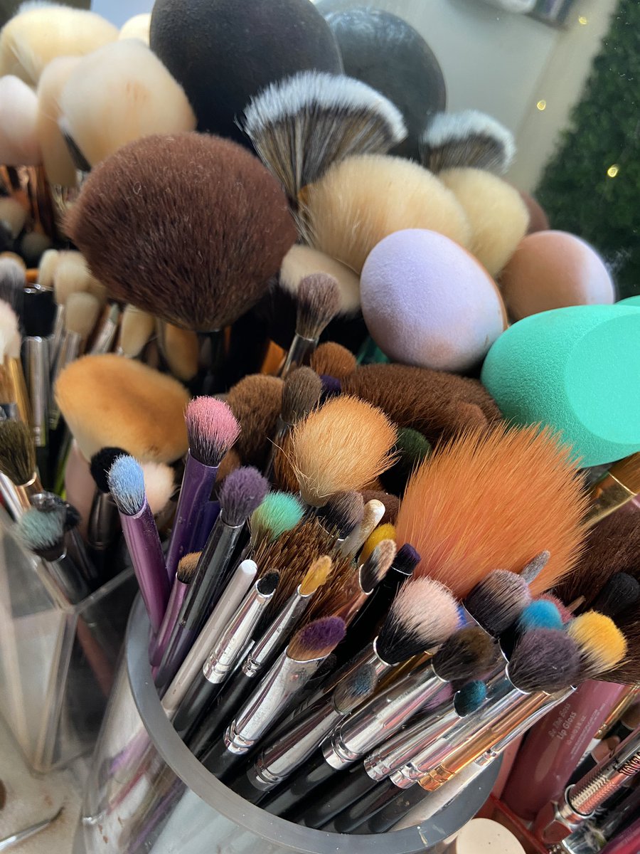 quisha_doll's tweet photo. @NyxCosmetics I can’t even show what my ikea drawers look like right now 😭 https://t.co/sOVSG1VSeI