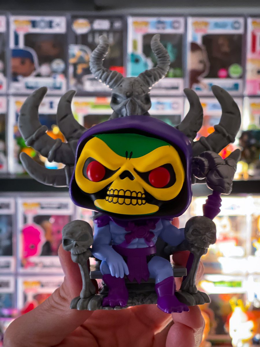 PPophunter's tweet photo. Mail Call!!!!!! ๐ฆ๐คฉ Received part of my ๐ฏ Con Pre orders!
Man this Skeletor on throne is absolutely FUEGO!!! ๐ฅ๐ฅ๐ฅ
So glad I was able to snatch him up during the preorder! #mastersoftheuniverse #skeletor #bullseye #targetcon2021 @OriginalFunko @Target @brianmariotti https://t.co/P5hTiptfJS