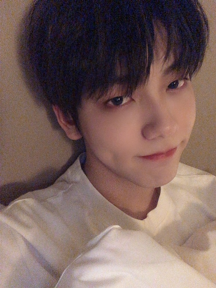 2/365  ❈ Soobin;I'm very happy because you gave us eight selcas today, I hope you had nice dreams. Thanks for coming, i love you