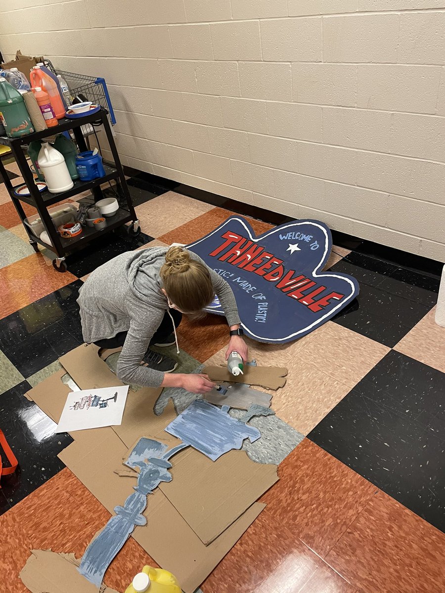 The class of 2021 is working hard on their hallway tonight. Go Knights!! <a href="/eagle4306/">Cynthia Spellman</a> <a href="/nhsclassof21/">nhs class of 2021</a>