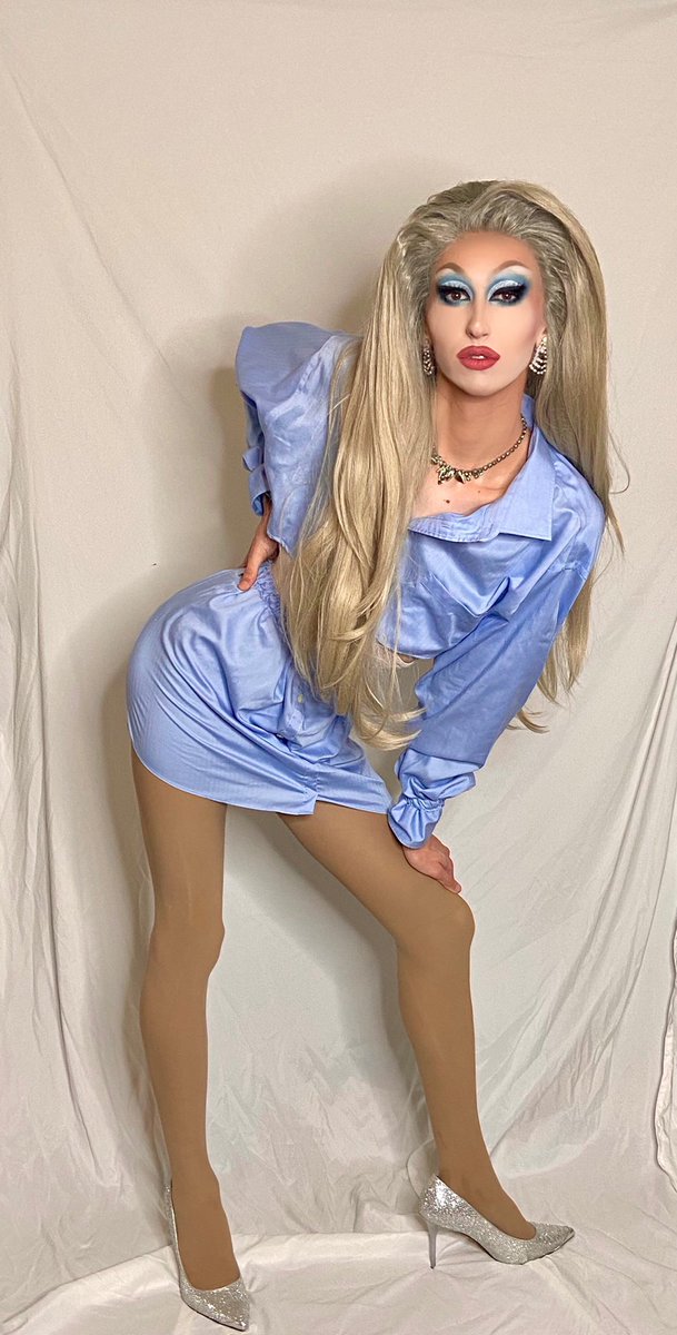 theonlybibble's tweet photo. 🪡🧵👔Hi! I got a sewing machine for Christmas and this is the first outfit I made in under an hour 💁🏼‍♀️ (I could have taken the extra 15 minutes to steam it but I was so excited😝) She turned the ball, I think👔🧵🪡
.
.
.
#bibble #thebibbleverse #drag #dragqueen #dragqueens https://t.co/0HXmTcJR0A