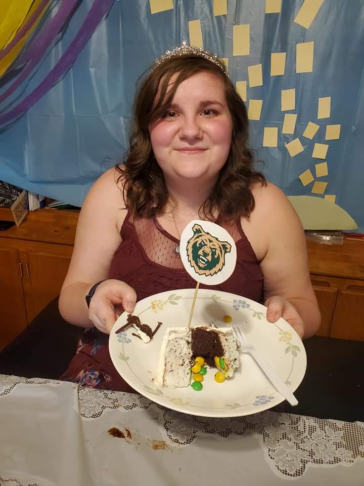 RMC_Montana's tweet photo. What a delicious announcement! Alyssa Ulrickson, a Billings local, celebrated her 18th birthday this past weekend with a cake revealing her choice to attend Rocky Mountain College.

Welcome to the Battlin' Bear family, Alyssa!

#acceptedatrmc #MyRMC #billingsmontana #cakereveal https://t.co/ZQNcvGox07