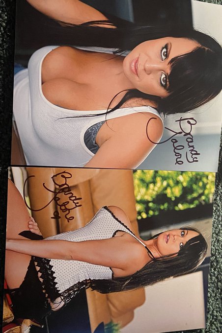 Found some old 8x10s when I was cleaning https://t.co/EzGUgvUOP2