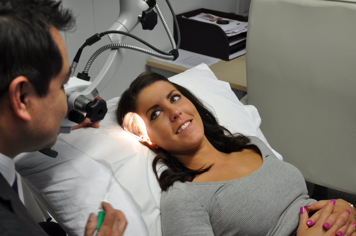 EarCareCentre's tweet photo. Review Feb 2021
⭐⭐⭐⭐⭐ "A great, caring &amp; super efficient clinic" Eve Green #Microsuction_Ear_Wax removal
✔ Gentle/Effective
✔ Instant relief
✔ #Safe/High-Quality
✔ #ENT Trained Physician 
✔ #Dedicated EarCare
✔ Strict HealthScreen
✔ PPE worn/ no surcharge
01883212800 https://t.co/leqspSac1n