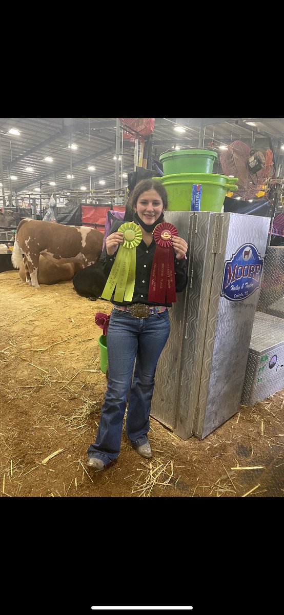 Congratulations to Jr. Makayla Perez for placing 7th with her pig and 2nd with her steer at the San Antonio Stock Show! Makayla also lead the JV Arabians with a win in their season opener vs. Bandera on Tuesday! Congratulations Makayla!
