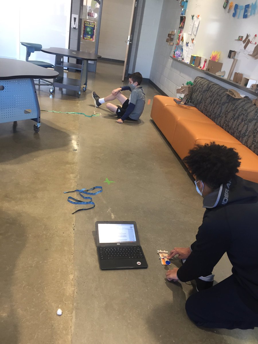 InertiaMatters's tweet photo. Exploring projectiles with some socially distant collaboration and @wood0315βs English 8 classes! #HungerGamesNovelStudy #PMS_STEM #PMS_Innovation https://t.co/RmFCoj59sY