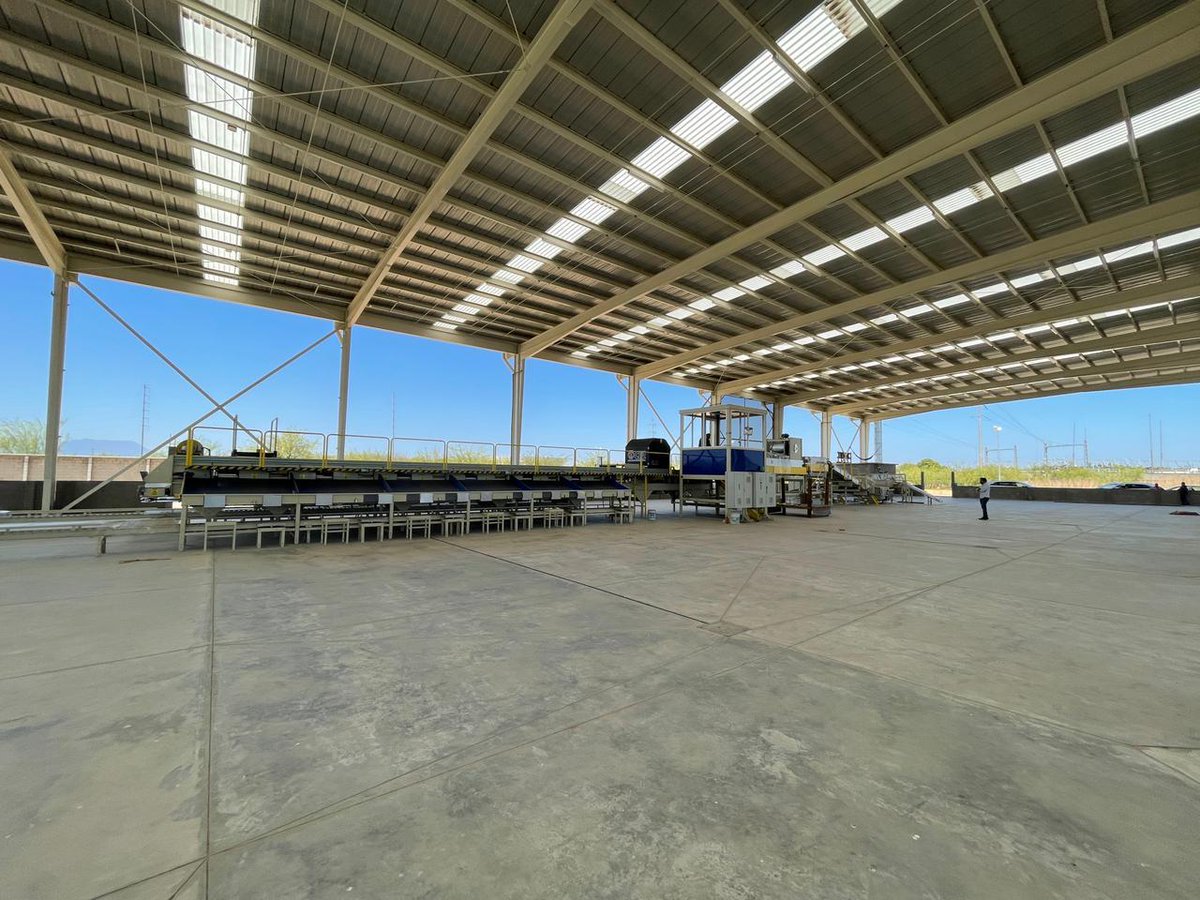 SEFADER_GobOax's tweet photo. De la mano del Gdor. @alejandromurat, en una suma de esfuerzos con la @Sec_EconomiaOax, buscamos fortalecer al agro oaxaqueño con la creación de infraestructura como el #Agroparque del #Istmo que permitirá el desarrollo de esta región.
@gabriel_cue https://t.co/vme2TscR2W