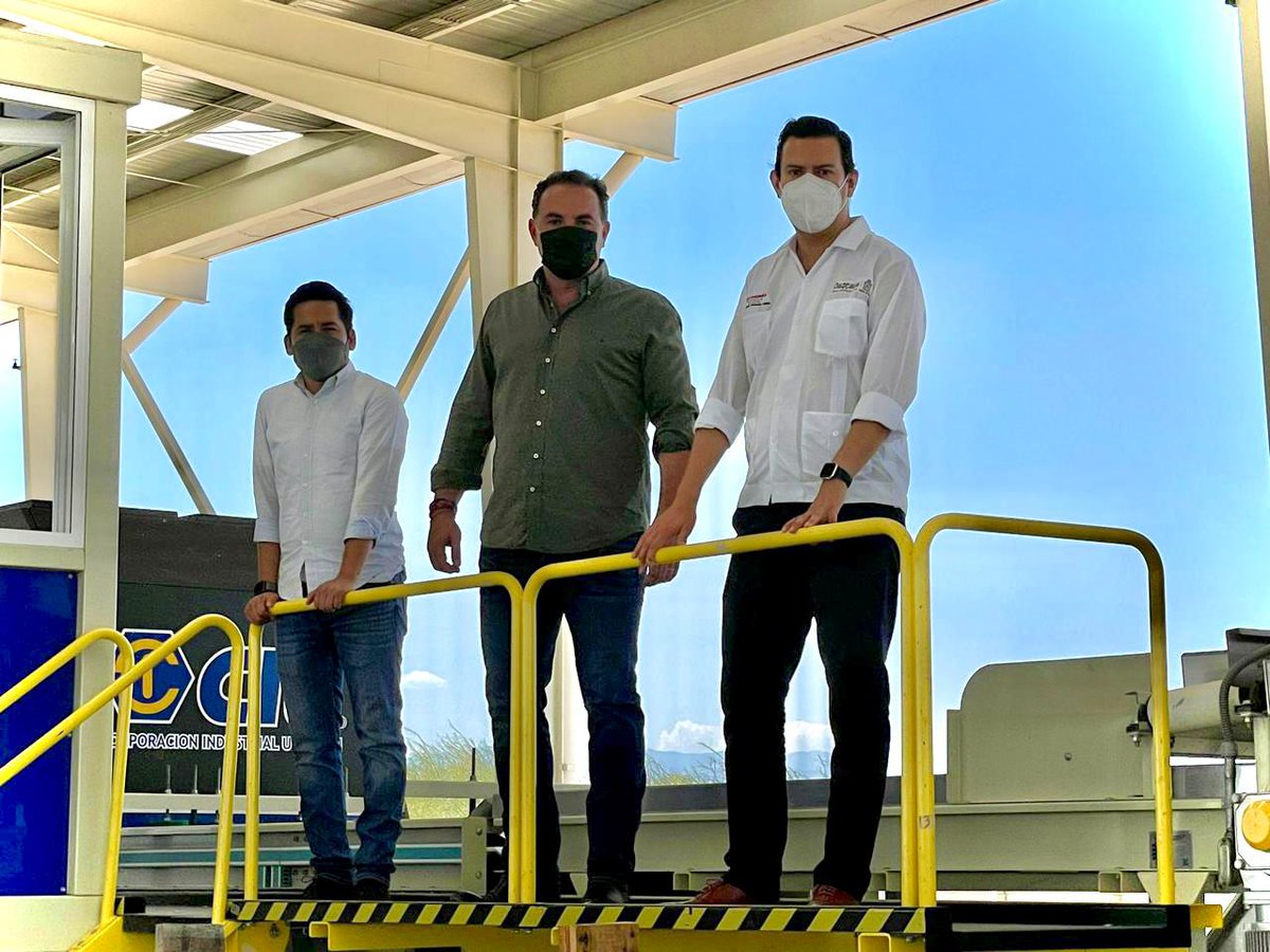 SEFADER_GobOax's tweet photo. De la mano del Gdor. @alejandromurat, en una suma de esfuerzos con la @Sec_EconomiaOax, buscamos fortalecer al agro oaxaqueño con la creación de infraestructura como el #Agroparque del #Istmo que permitirá el desarrollo de esta región.
@gabriel_cue https://t.co/vme2TscR2W