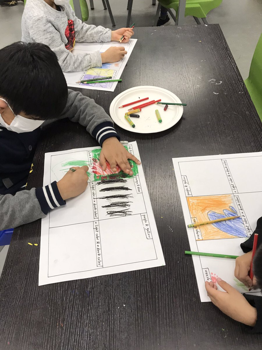 NIS_Arts's tweet image. What are complementary colors? Opposite colors? Colors that stand out together. Grade one are starting to decide which combinations they like the most #NISinquire #complementarycolors