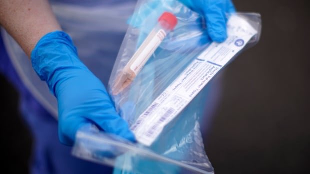 LouiseMartinCBC's tweet image. Summerside residents put on alert after 3 new P.E.I. cases detected
cbc.ca/news/canada/pr…