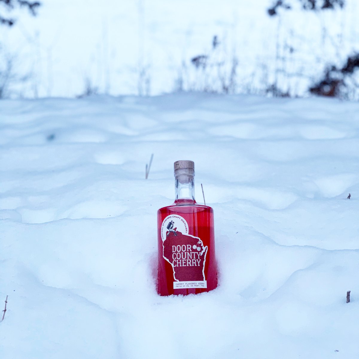 StandardDistill's tweet photo. This warm weather streak has us looking forward to Spring, Summer, & patio pounder cocktails! Freshen up your patio cocktail recipes with Door County Cherry Vodka. Sweet, smooth, and mixes great! #centralstandard #doorcounty #cherryvodka #wisconsinmade #midwest #craftedtogather https://t.co/0orOveQiOM
