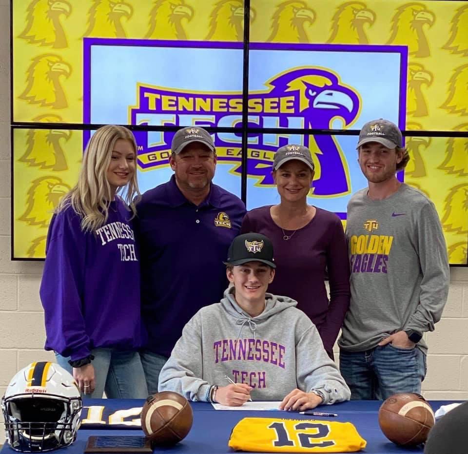 Lanemiller__'s tweet photo. 100% committed, so thankful for everyone that made this possible. #wingsup #D1 @TNTechFootball @valley_fb https://t.co/gfp6Z9R7Y4