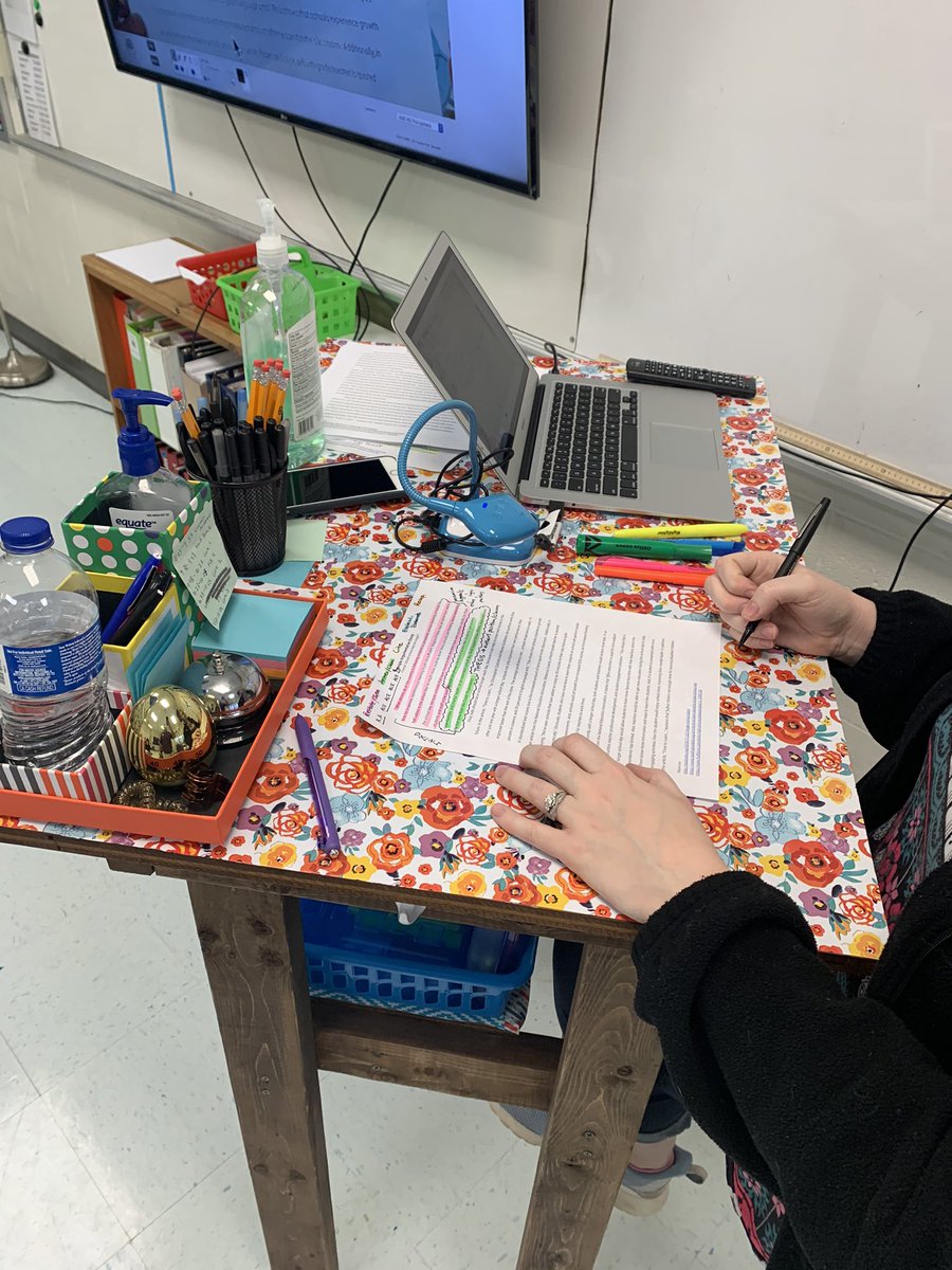 cemorgan22's tweet photo. @mrsrigsbee105 using her digital tools during guided practice of the RACE strategy. #chathamdigitallearning https://t.co/4V5DJJytcX