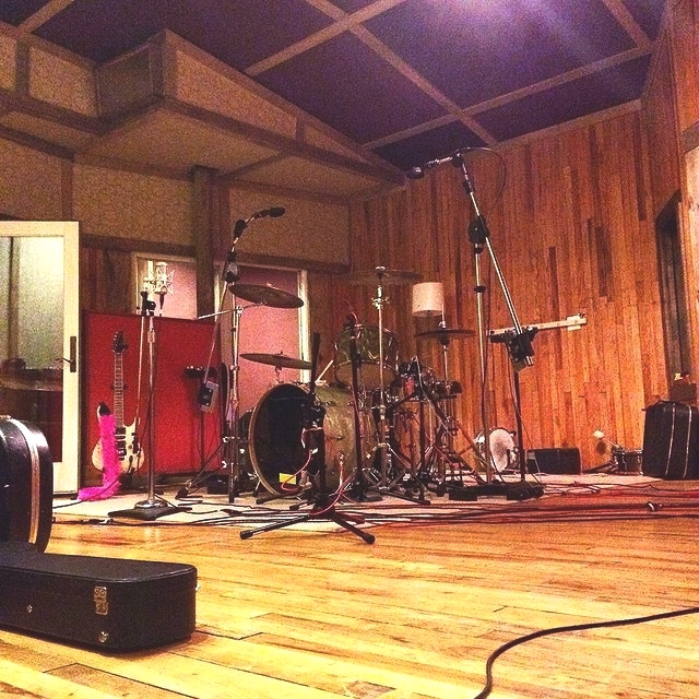 4038 + 2200 Dream Team 🥰

📸 <a href="/studiogbrooklyn/">Studio G Brooklyn</a>

#LatchLake #LatchLakestands #recordingstudio #micstand #recordinggear #audioengineer #recordingengineer #studiogoals #MK2200 #LatchLakeMK2200