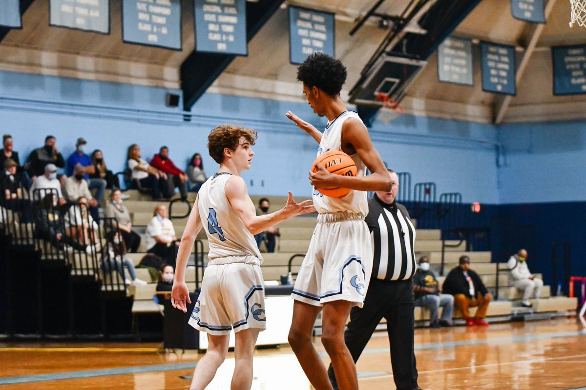 ccesathletics's tweet photo. high fives all around because WE’RE HEADED TO UPPER STATE!!!!! see y’all Monday! Let’s goooooo! #ringchasingszn #ontothenextone #gocavs https://t.co/gHrISn1Hbc