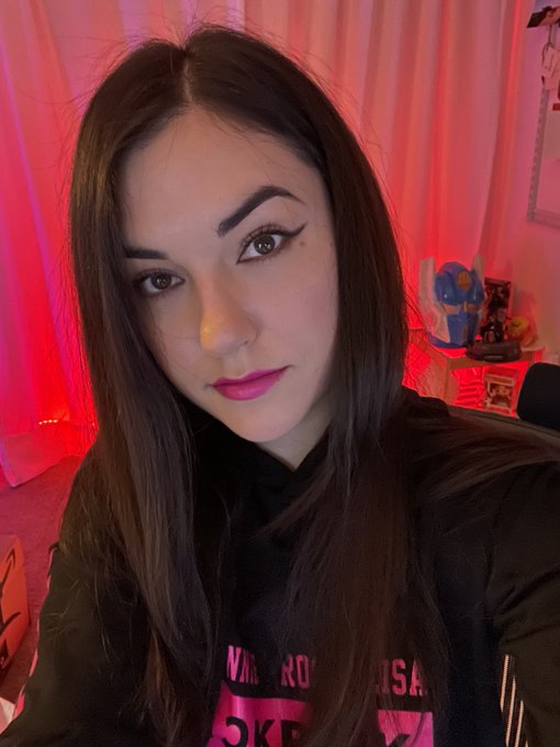 Stream is live pop in and say hey https://t.co/hWfwBeDeAg<a href="/tag/rsf"class="tags"><span>#rsf</span></a>