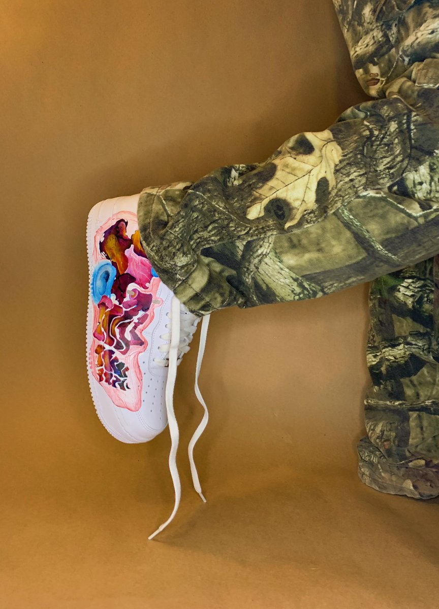 M1CVH's tweet photo. Oops. I dipped my foot in acid. https://t.co/0xxQtshJtC