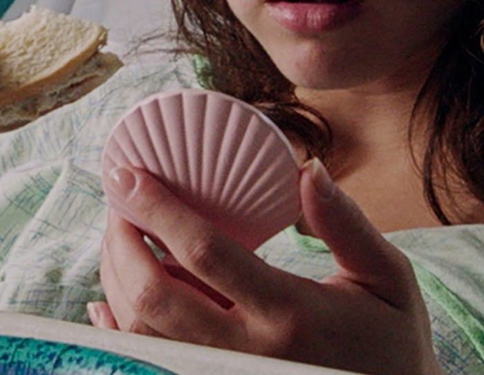 samcorb's tweet photo. who else still thinks about the clamshell phone/ereader from IT FOLLOWS? https://t.co/Xp0OJjeOzt