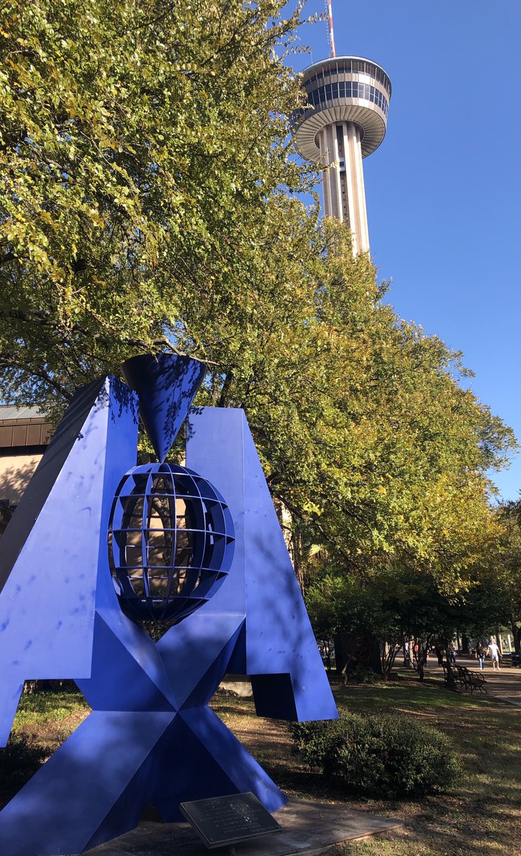theamyheart's tweet photo. Plus, it brightens my day to bring photos back out of one of my favorite places. 🌎🎡 @hemisfair @Worldsfair68 @COSAGOV #WorldsFairNerd #PowerForwardTogether https://t.co/4cYNI2MIru