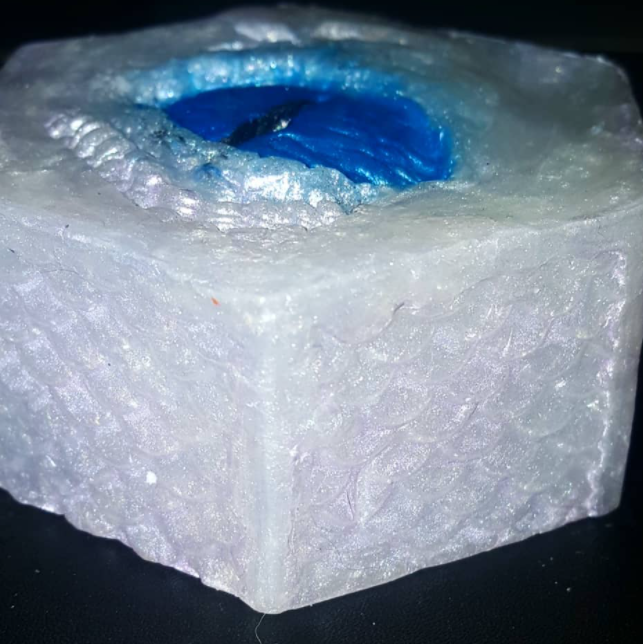 savingthrowsuds's tweet photo. "The Frigid Doom", a white bar with #dragon scale detail siding - scented with a mint leaf &amp; lavender #fragrance that evokes the spiciness of an icy intake of air in the early mountain mornings near #Draconia. #criticalrolefanart #soapmaking #soapart #geekysoap https://t.co/jiUCm3S0Tm