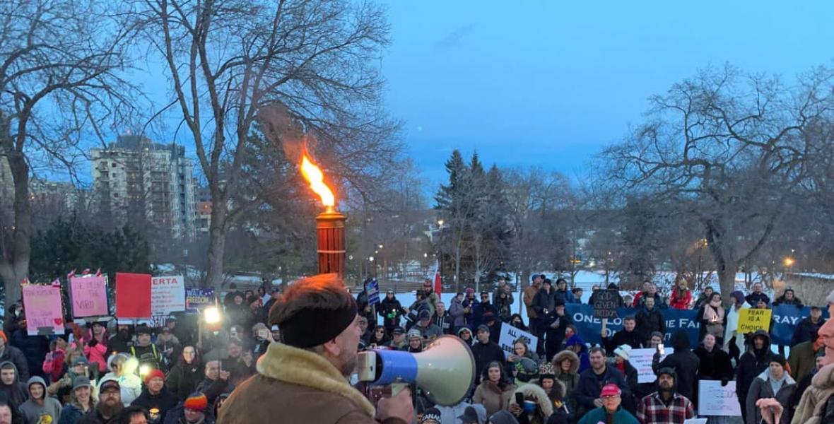 At a time when we need to do more to fight racism, discrimination and inequality... Jason Kenney is cutting Human Rights resources and Human Rights education. 
Unbelievable. 

RT if you think this is wrong.

#ableg #abpoli #abbudget #humanrights #stopracism