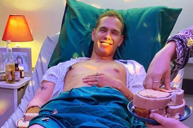 f_ryam's tweet image. eu tô APAVORADO com essas fotos?

O CARA É UM BOLO VSFFFF