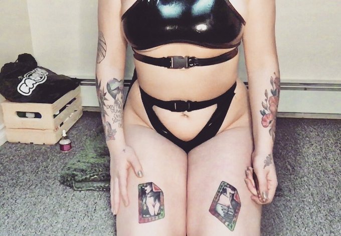 @trishapaytas can I be your Canadian best friend https://t.co/Mmtxj9Cm5D<a class="tags" target="_blank" title="On Twitter" href="/?out=eyJ0eXAiOiJKV1QiLCJhbGciOiJIUzUxMiJ9.eyJpYXQiOjE3MjUzMjI5NjQsImlzcyI6InR3cG9ybnN0YXJzLmNvbSIsIm5iZiI6MTcyNTMyMjk2NCwiZXhwIjoxNzU2ODU4OTY0LCJyZWRpcmVjdF91cmwiOiJodHRwczovL3R3aXR0ZXIuY29tL3RyaXNoYXBheXRhcyJ9.SQRIMV4B-VsAAI26bGRIBWXfIxKEYN-eKfQHQThXsHPvCvTYHiQA0htn2XC6-CTE9Zqru90mDLZ9eQOqrjYP1w">@trishapaytas</a><a href="/tag/newprofilepic"class="tags"><span>#newprofilepic</span></a>