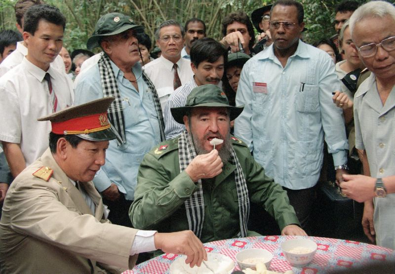 maisonlongan's tweet photo. Fidel Castro in Vietnam throughout the years 😭♥️ https://t.co/43BYprfdUe