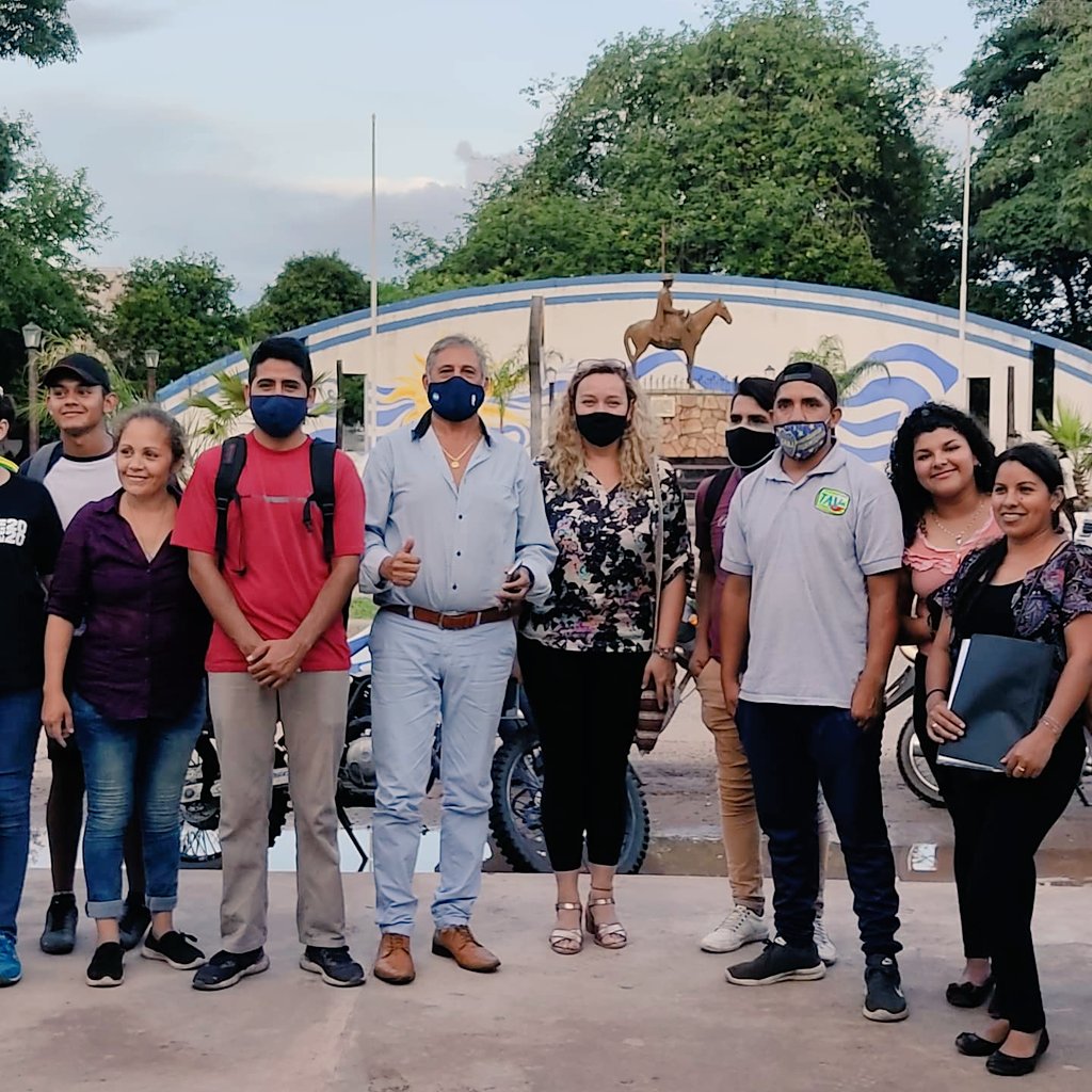 EvHnKqXWQAA2H6x?format=jpg&name=medium