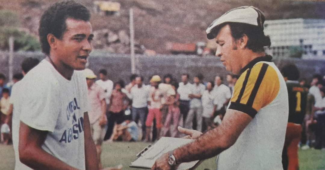 IdoloPasionWeb_'s tweet photo. #FotoHistoricaBSC

Eladio Mideros y Leonel Montoya, BSC 1978.

Entrenamientos en el REED PARK.

🇪🇨🏆 https://t.co/Boau7O0lOV