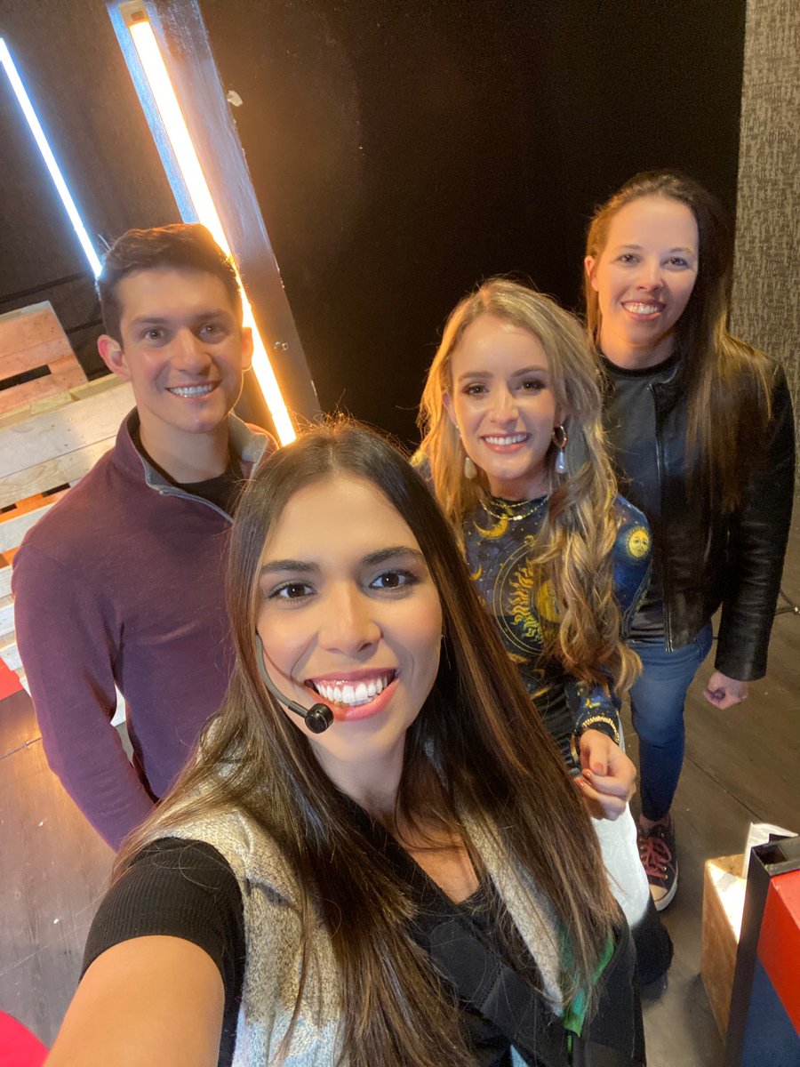 lepmgt's tweet photo. Día de moderadora en @TEDxGC con todo y yeso 😁 Felicidades por sus charlas @AshleYnGuatE @zelayasteph @charlesfer5 🙌🏼 https://t.co/pS9krtoRYM