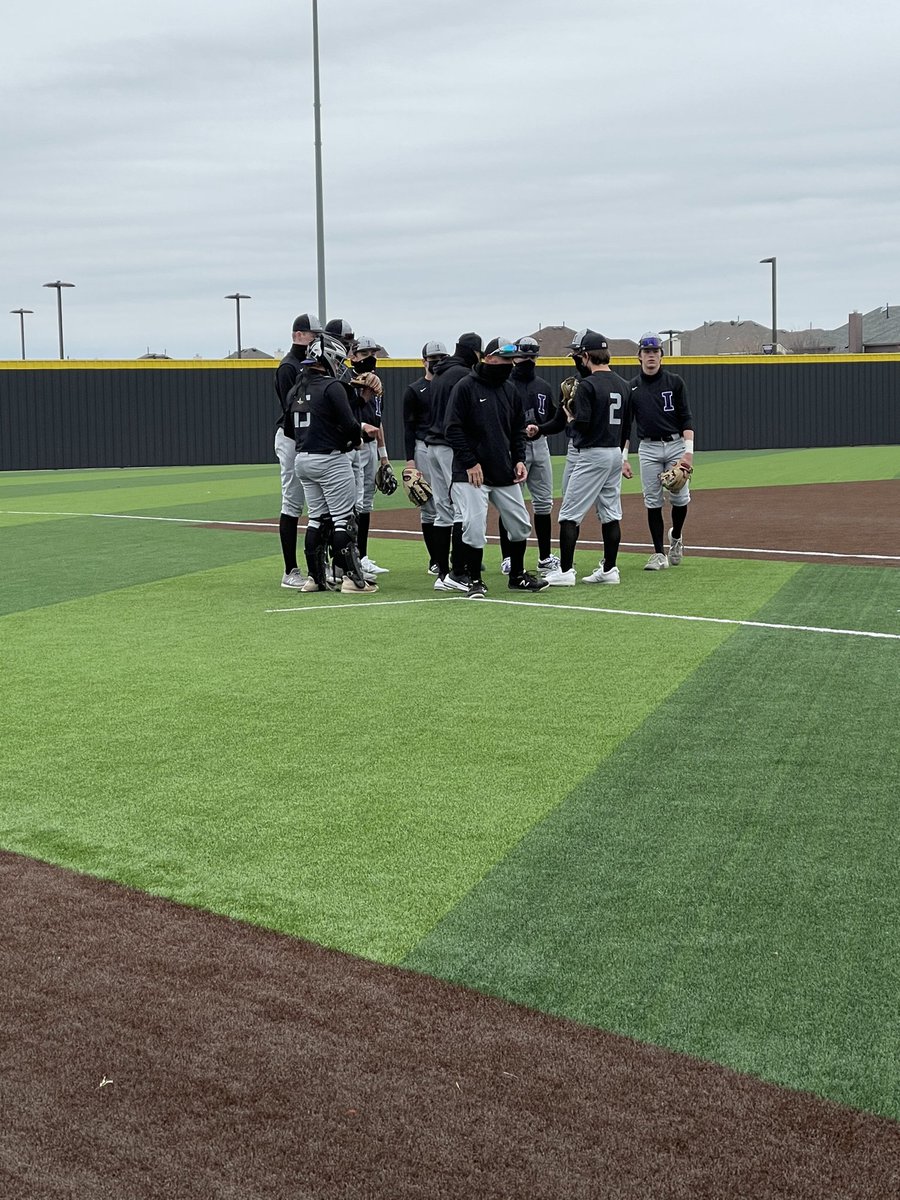 IHSKnightsBaseball tweet media