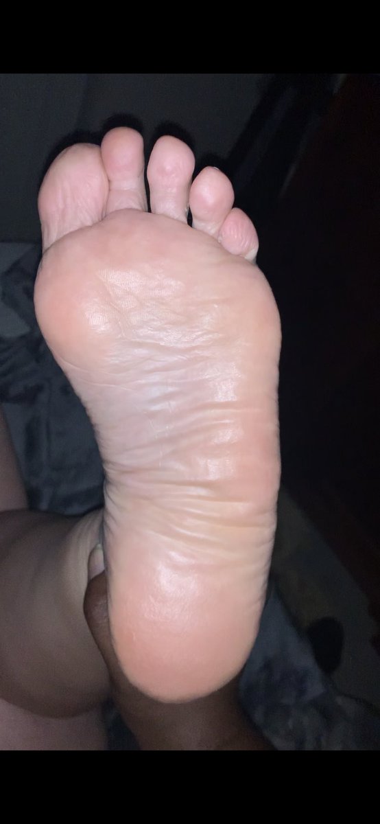 Unbelievable view of her size 12s, just randomly met her in Publix...clip is for sale, if you like thick soles in motion during sex, DM me!