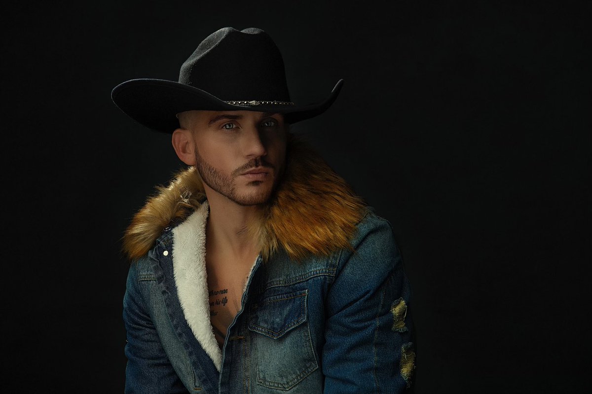 Phillipmadison9's tweet photo. @AustinTolliver said it best...”We aren’t here to take part.  We are here to take over!” #StyledByMe #Outlaw #AustinTolliver #AverageJoesEntertainment #TeamAustinTolliver #CountryMusic #CMA #NotCockyButConfident https://t.co/skrevQotkS
