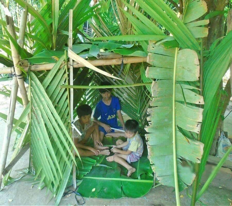 กว่าจะสร้างบ้านเสร็จ..... ก็ใช้เวลานานอยู่นะ😅😅  อยากกลับไปเป็นเด็กจัง 🥺🥺