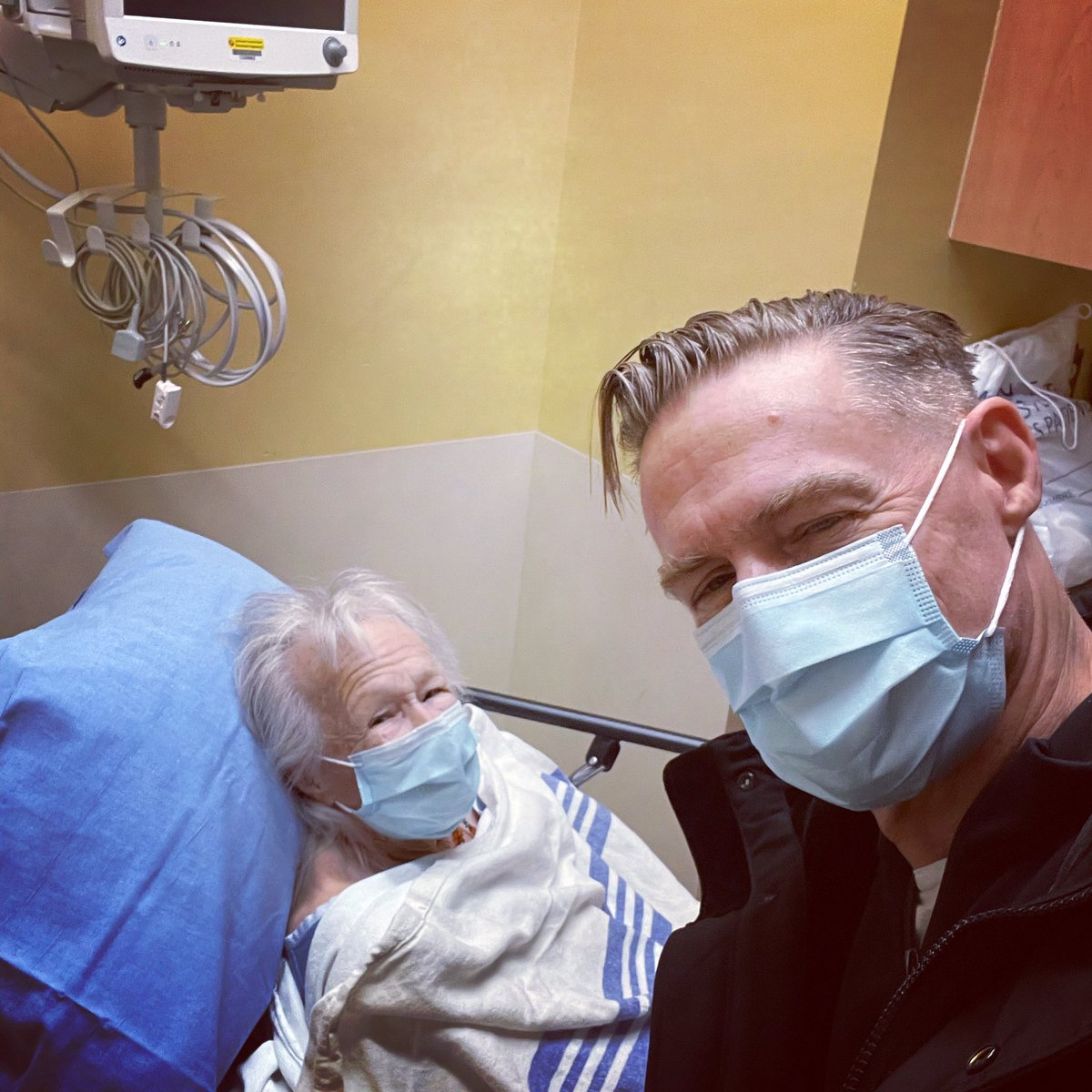 Bryan Adams tweet media