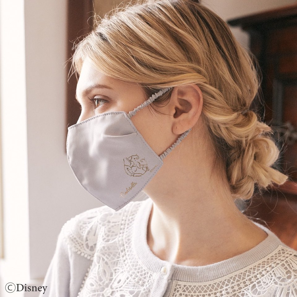 Maison De Fleur 本日2 26 Fri 00よりストライプクラブにて 受注受付開始 受注生産 Disney Princess Frozen Collection 人気のサテンマスクにディズニーキャラクターをワンポイントでプリントしたデザインが登場 T Co Uz05r1bjzp