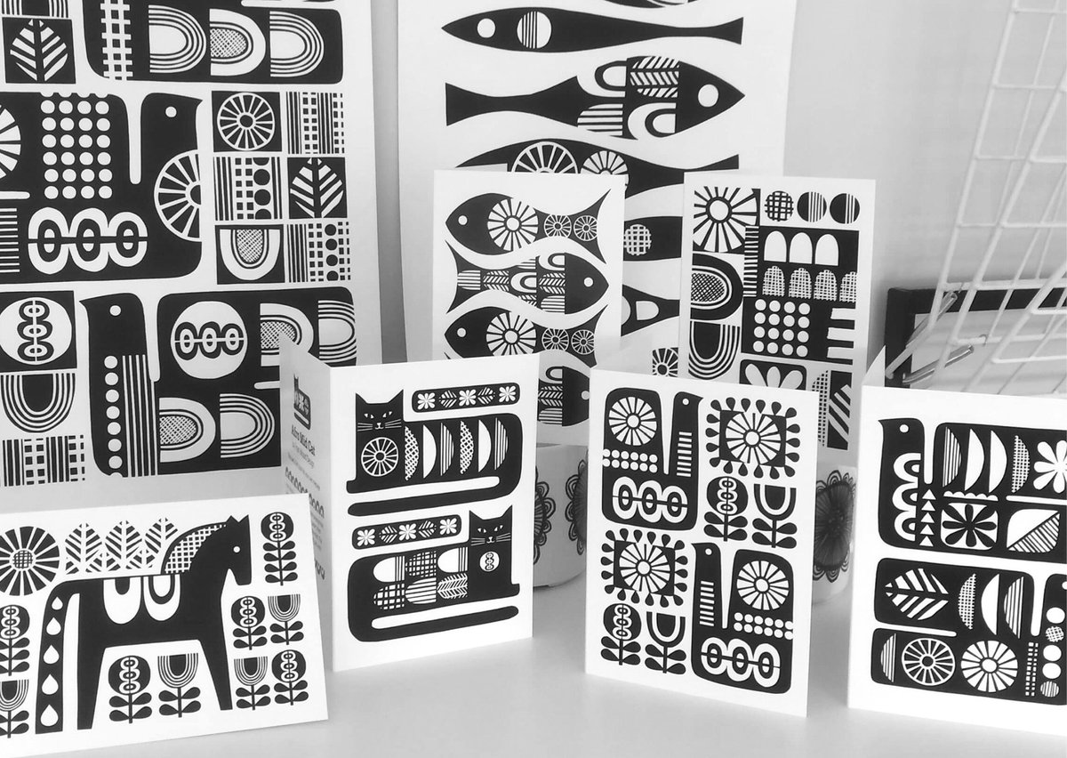 franwooddesign's tweet image. This is a selection of my monochrome screen-prints and cards. I enjoyed working in black and white last year, but have some colourful ideas for 2021!

#print #Monochrome #pattern #design