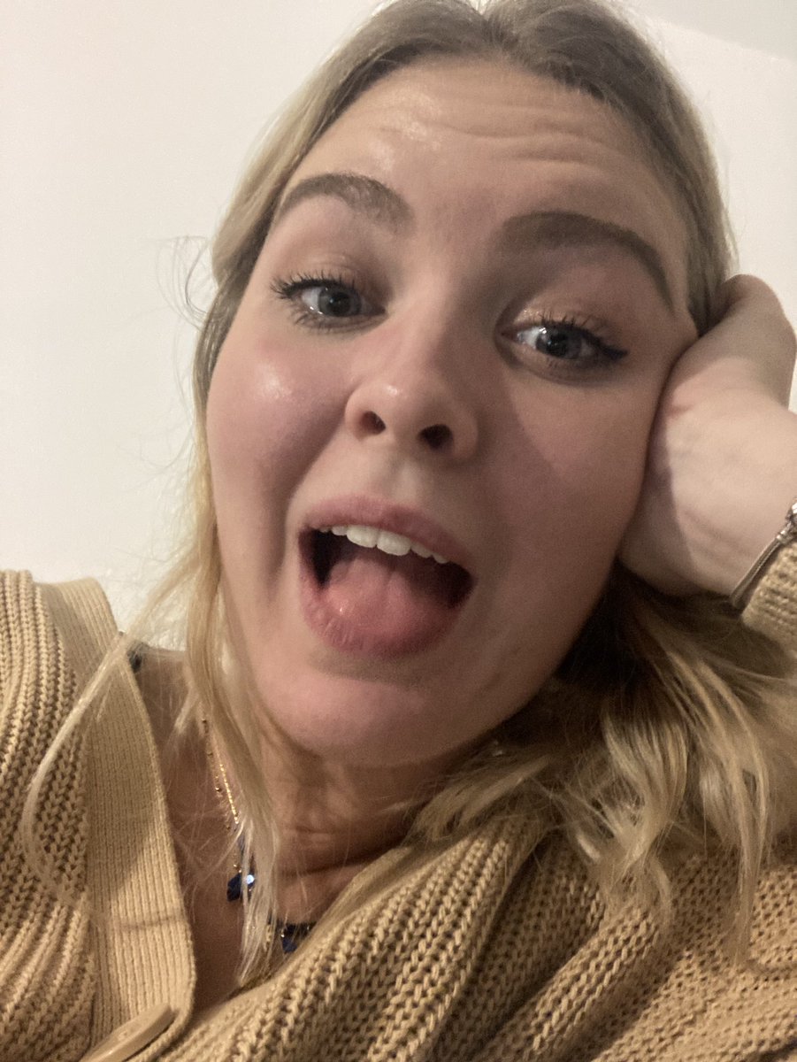 Delattrecamill1's tweet photo. Aujourd’hui, c’est une journée spéciale pour la meilleure des personnes! Je te souhaite un joyeux anniversaire mon acolyte, tu mérites tellement de bonheur au quotidien, mille merci pour ton sourire, ta joie de vivre, ton soutien de tt les jours! Je t’aime mon bébé @Amelielsx ❤️ https://t.co/Wk2GiPOOXf