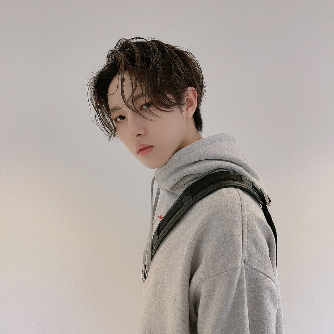 SkyDreams375's tweet photo. Wow! Omg! Hello! 🔥❤️🔥
Huang Renjun Hottie! I LOVE HIS HAIR! Gorgeous!
#RENJUN #renjunpretty
#仁俊 #런쥔 #런쥔 #NCT https://t.co/beR4McDIe7