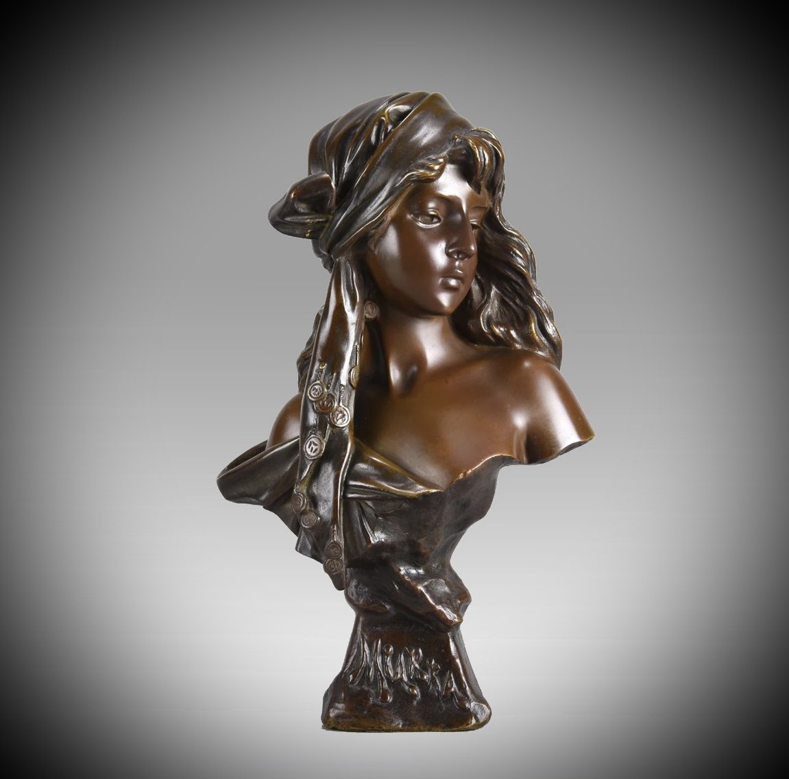 *New Arrival* - Art Nouveau Beauty - “Miarka” by Emmanuel Villanis. 30cm High, Circa 1890 - £ 4,450

For further information please email info@hickmet.com