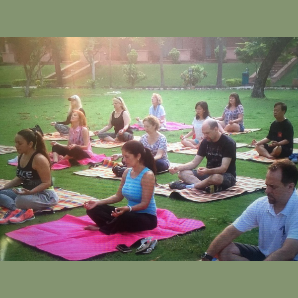 cultureholiday2's tweet image. A moment of transformative trips to India captured by Cultureholidays.com! 
#indiatour #transformativetrips #indiatravel #india2021 #goldentriangle #deliciousfood #Meditation #shopping