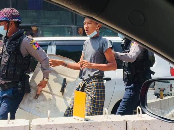 He grabbed a child who was riding a bicycle by his own and kicked him.
#WhatsHappeningInMyanmar 
#RejectTheMilitary 
#helpusandsupportourleader