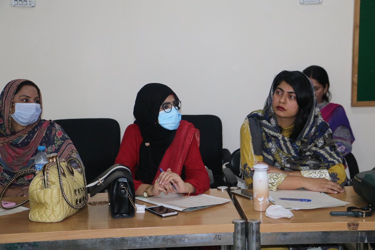 RashadaQureshi's tweet photo. It was an honour for me to co-facilitate a workshop with Social Welfare Officers from different districts of Punjab on "Protecting Children from Sexual Abuse". Consistent efforts are needed to ensure the protection of children from all forms of violence @SFJPK #ChildPortection https://t.co/b5zDvSOlH6
