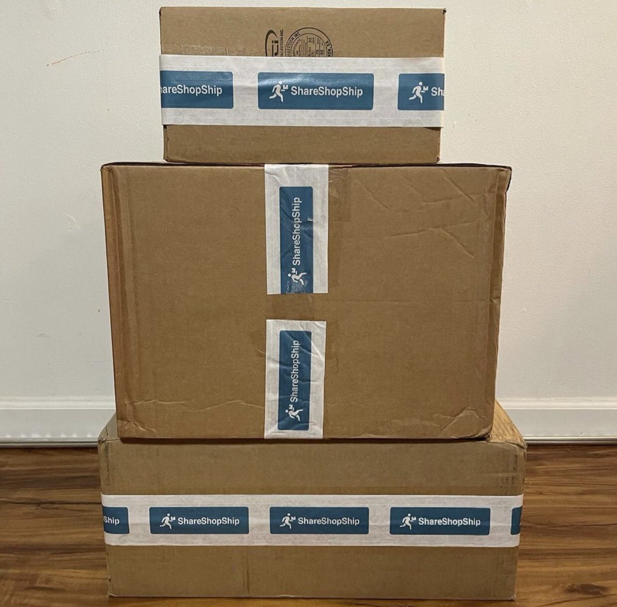 shareshopship1's tweet photo. ShareShopShip helps you shop US stores and have your orders delivered to you worldwide! What’s on your shopping list this year?

#shopping #onlineshopping #concierge #gadgets #luxury #more #tech #shareshopship #nyc https://t.co/bF4Fjbnr0d